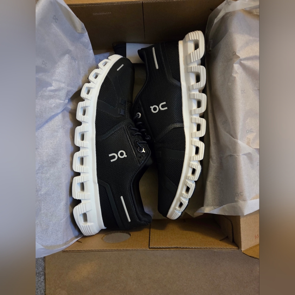 On Running Women Cloud 6 Size 9